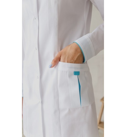 фото Халат медицинский женский М131 (цвет белый, отделка бирюзовая)
